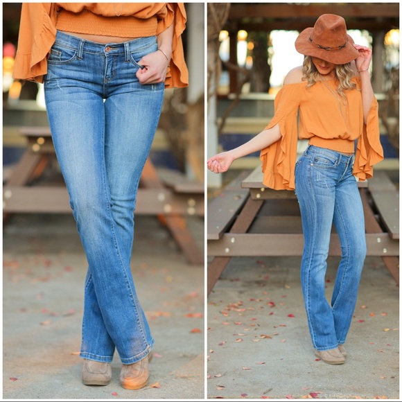 ✨LAST ONE✨Medium Wash Bootcut Jeans - Picture 3 of 3